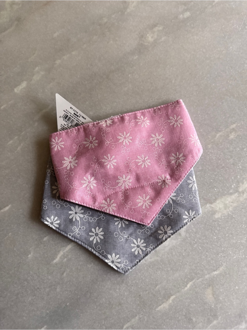 NWT Ella Jackson Floral Reversible Bandana Bib — Pink & Gray